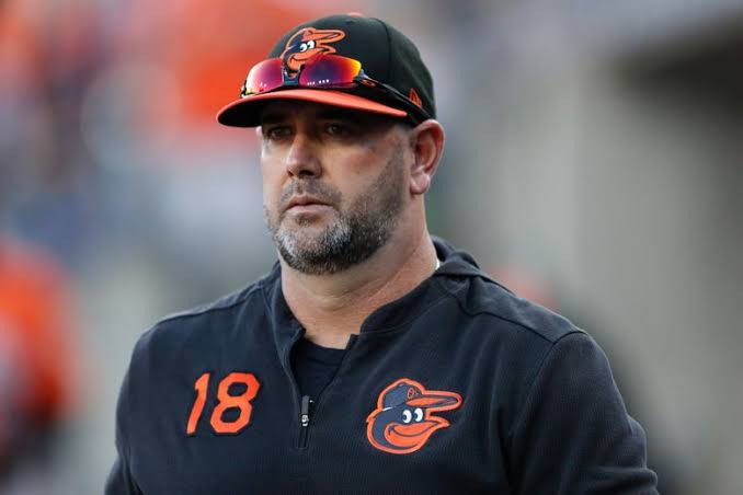 Sad News: Breaking” Baltimore Orioles head coach Brandon Hyde Announce The Death Of His Wife And Two Kids After Plane…