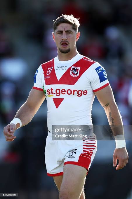 Fans of the St. George Illawarra dragons share their thoughts on Zac Lomax’ recent traffic stop connected to a supposed concealed weapon…..