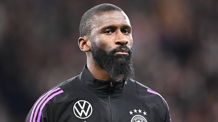 Affare concluso: Il Milan ha ufficialmente completato l’acquisto di Antonio Rudiger dal Real Madrid.