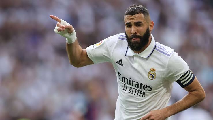 Breaking Nieuws: Benzema vraagt de coach van Ajax om specifieke spelers aan te trekken…