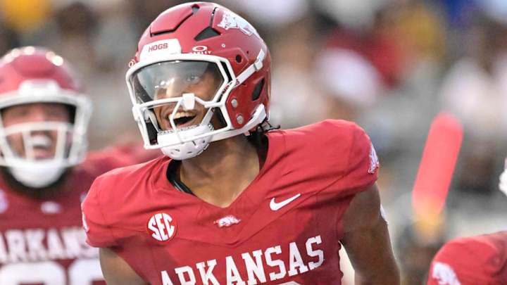 Razorbacks’ Starting Quarterback Makes Decision on Return…Read more.